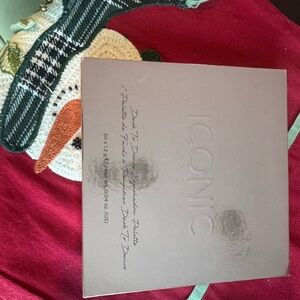 ICONIC London Dark to Dance Eyeshadow Palette